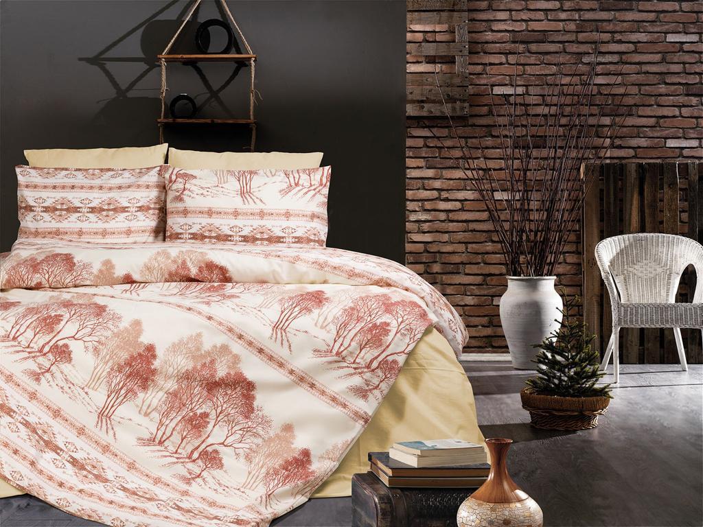 Bed linen set with tree patterns in terracotta tones